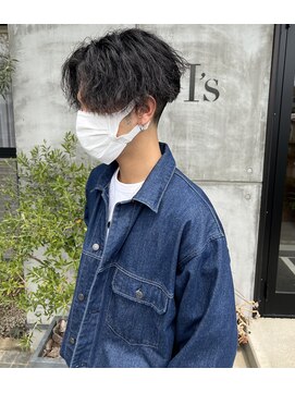 アイズ ヘアー メイク(I's hair make) 前下がりセンターパート