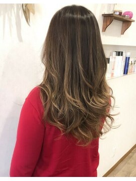 コジック ヘアアンドアイ(Cogic hair & eye) ベージュバレイヤージュカラー ゆるふわ毛先ウェーブロング