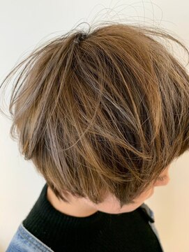 カラーワールド カンナヘアーメゾン(color world canna hair maison) 20代30代40代大人可愛いアッシュベージュショートスタイル