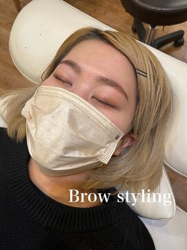 オットー バース(Otto BIRTH) ハリウッドブロウリフト