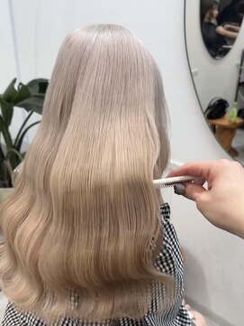 ドットハリス(.Hallis) ハイトーン/ホワイトカラー/ブロンド/髪質改善