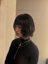 イト(iyto)&nbsp;切りっぱなしボブ×顔周りレイヤー