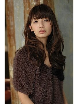 アティック ヘアーデザインアンドリラクゼーション(attic hair design&relaxation) おとなグラマラス ロングスタイル**