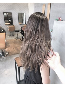 リリ(Riri) ミルクティーバレイヤージュ