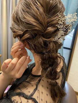 ハーティ リュッカ(HEARTY lycka) 編みおろし結婚式アレンジ