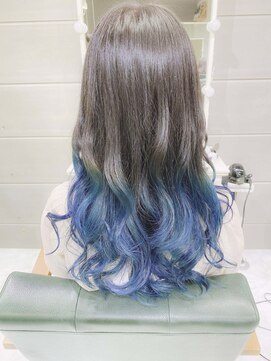 デイズ(days) グレージュカラーからの毛先ブルーカラー