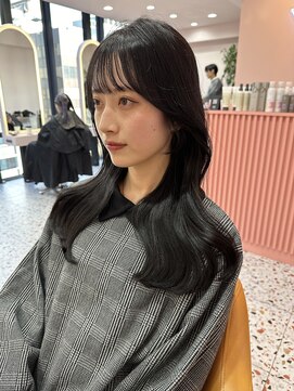 ボタン シブヤ(VOTAN SHIBUYA) 韓国ヘア/顔まわりカット/くびれヘア/前髪あり/ブルーブラック