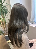 ユッカ 梅田(YUCCA)&nbsp;【 YUCCA 】大人可愛い20代30代40代ロング/グレージュ