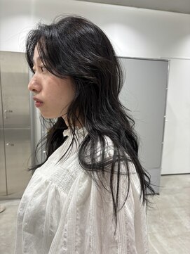 イル 天神西通り店(ill) レイヤーカット,透明感カラー