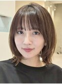 表参道白髪ぼかしレイヤーボブベージュアッシュグレージュ50代