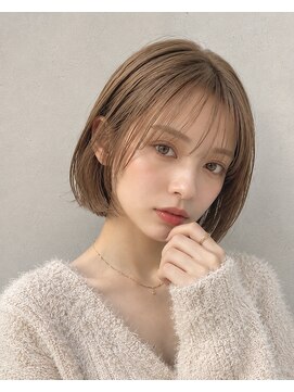 ラベストオイケ(LOVEST OIKE) 顔周りで作る、抜け感ミニボブ / 20代