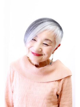 ジールヤマグチ 大蔵店 小粋なアシンメトリーグレイ