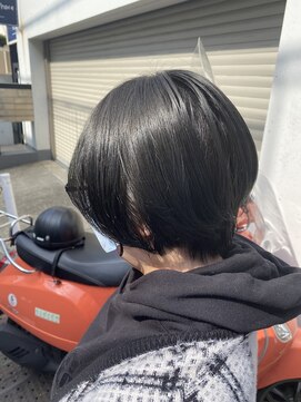 ロイジー(roijir) 表参道roijirショートボブ×ブラックグリーンカラー