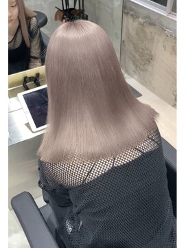 アン(Un) ホワイトミルクティー【心斎橋】【ケアブリーチ】