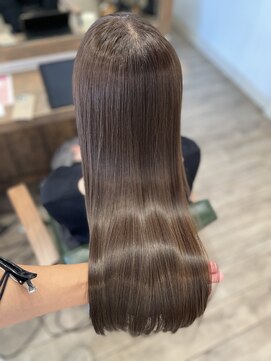 アトリエ シュシュ(atelier chou chou) さらつや絹髪ストレート【髪質改善/縮毛矯正/新宿髪質改善】