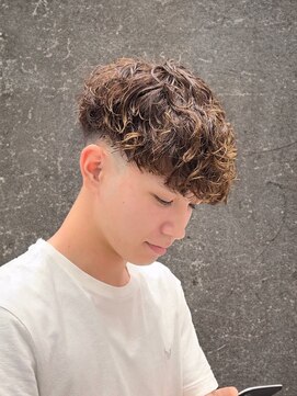 フィフス 神南(fifth) 渋谷スペインカールツイストスパイラルパーマメンズマッシュ