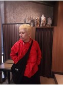 ブロンドパンクショートスタイル