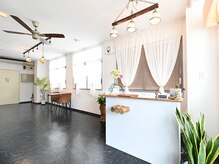 テラ(Terra)の雰囲気（シンプルモダンな店内ゆっくりとお過ごしいただけます。）