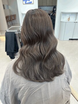 ノルン バイ シェリッシュ(Norn by sheriche) ハイライト/ハイライトカラー/白髪ぼかし