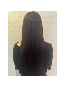 エルサフィロ キタハマ(el zafiro kitahama) 20×30×40代×ツヤ髪ロング×暗髪カラー×ケミカルケア重視