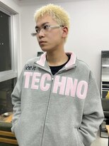 PARKiiiNG 心斎橋　ブリーチ/ダブルカラー/パーマ/メンズ【パーキング】&nbsp;刈り上げセンターパート