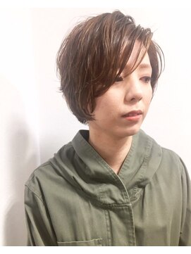 カミコーゼット グレイ(kamiko-Z Gray) 大人デザインカラーハンサムショート