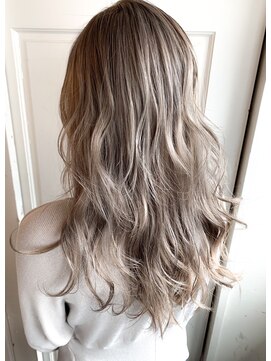 ヘアーワークス ヘルム 渋谷店(HAIR WORKS HELM) [HELM渋谷]イルミナカラーグレージュロング