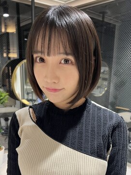 ティア(Tia.) （ボブヘア　髪質改善トリートメント　縮毛矯正　グレージュ）