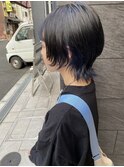ウルフカット×ブルーインナー