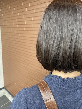 イロハ(iroh) 肩上ボブ/ダメージレスカラー/頭浸浴