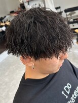 フゥ 宇都宮(FeU)&nbsp;ツイストスパイラルパーマツーブロック刈り上げメンズマッシュ