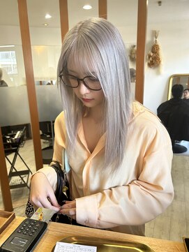 シエル(Ciel) ホワイトアッシュ イルミナカラー ブリーチ