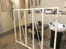 フルフラットなので寝心地◎アンティーク調のシャンプー台☆