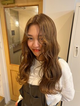 コンムオーベレ(COMMUOVERE)の写真/[桃谷駅徒歩5分]月曜営業/平日10時~20時迄★骨格・髪質・顔立ちから、あなただけに似合うスタイルが叶う◎