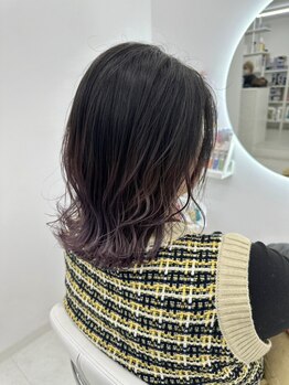 アチェロガーデン(Acero Garden)の写真/ダメージを抑えたカラー剤を使用するので髪に優しく綺麗が叶う！扱いやすい似合わせスタイルを提案します。