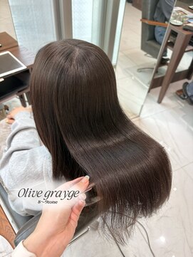 フォルテロゼ 横浜(FORTE rose) 明るすぎず暗すぎないオリーブグレージュ