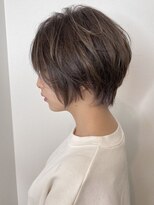 ビビ バイ マグ 岡谷店(bivi by Mag)&nbsp;透明感アッシュブラウンのレイヤーベリーショート