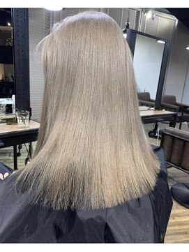 アルカナ 明治神宮前原宿(ARCANA) ブロンドベージュ　ホワイトベージュ　ケアブリーチ　ミディアム