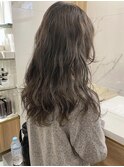 アッシュグレー◇大人のウェーブパーマロング