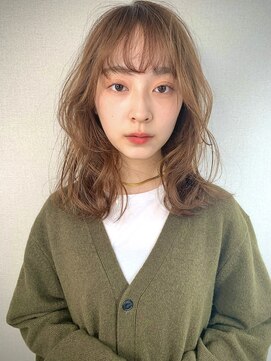 オグジュアリー 表参道(aux.) 色っぽいカジュアルミディアレイヤー