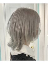 エターナルバイマティーナ(Eternal by MATINA)&nbsp;【グレーベージュ/ホワイト/ウルフカット】20代30代40代