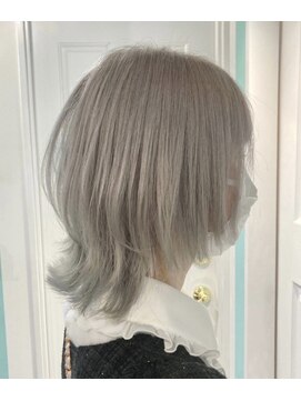 エターナルバイマティーナ(Eternal by MATINA) 【グレーベージュ/ホワイト/ウルフカット】20代30代40代