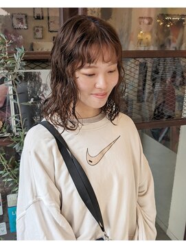 ヒカリス 東三国(HIKARIS) 笑顔溢れる/ミディアムパーマ/顔周りレイヤー/パーマスタイル