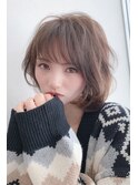 ワトワショートフルバング美髪似合わせカット丸みショートうる艶