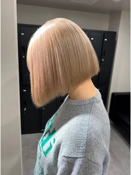 ベレーザ 渋谷(BELEZA) 6420ミルクティーアッシュハイトーンカラー切りっぱなしボブ