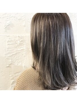 カルラ(Karra) アッシュブラウン