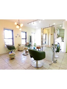 年齢と共に変化する髪質や骨格に合わせた施術で、美を育みながら"おとな女性を最大限楽しむ"ご提案を◇