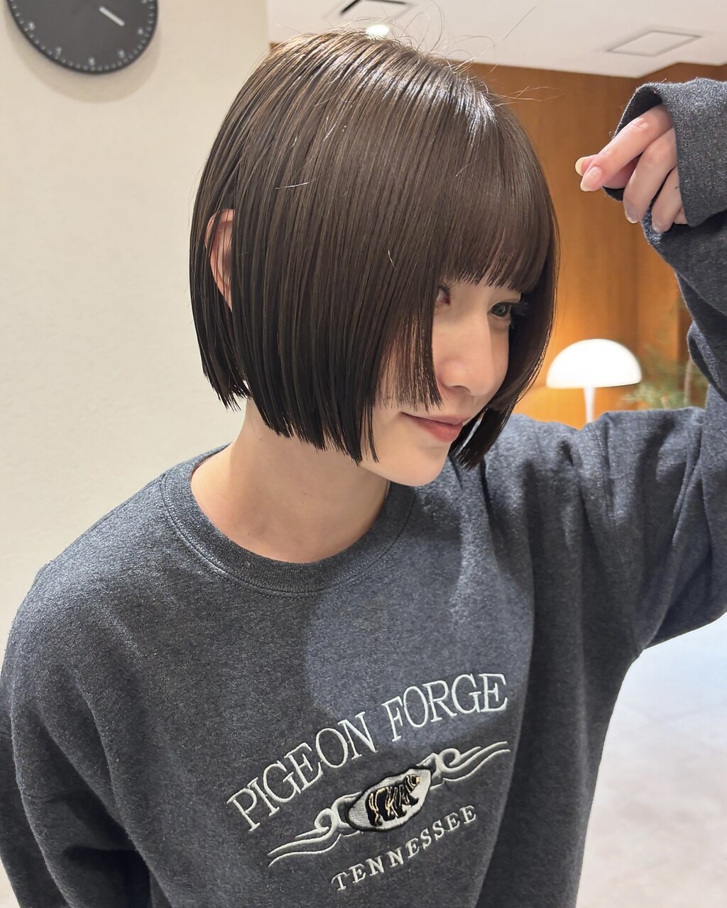 大人ボブ大人ショートボブ切りっぱなしボブ前髪あり前下がりボブ