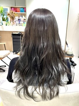 ゼストララ(ZEST Lara) 【YUICHI】憧れのグレーカラーヘア【吉祥寺】