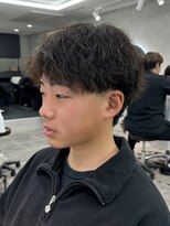 ジーニー 千葉(GENiE)&nbsp;ウルフ/アッシュブラック/カルマパーマ/ベリーショート/古荘竜生